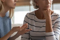 Pokolenie 30- i 40-latków rozlicza rodziców. "Czy było dobrze? Raczej nie"