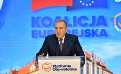 Nowy spot KE. Z jednej strony Wałęsa i Jan Paweł II, z drugiej Krystyna Pawłowicz [WIDEO]