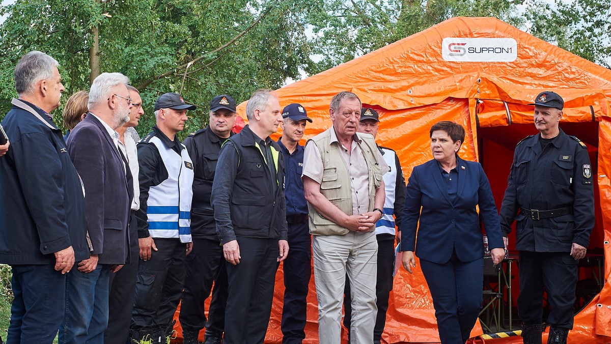 Usuwanie drewna zniszczonego w nawałnicach potrwa 2-3 lata - ocenił dziś w Radio Maryja minister środowiska Jan Szyszko.