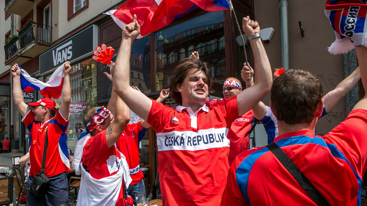 Kibice reprezentacji Czech we Wrocławiu, fot. PAP/Maciej Kulczyński