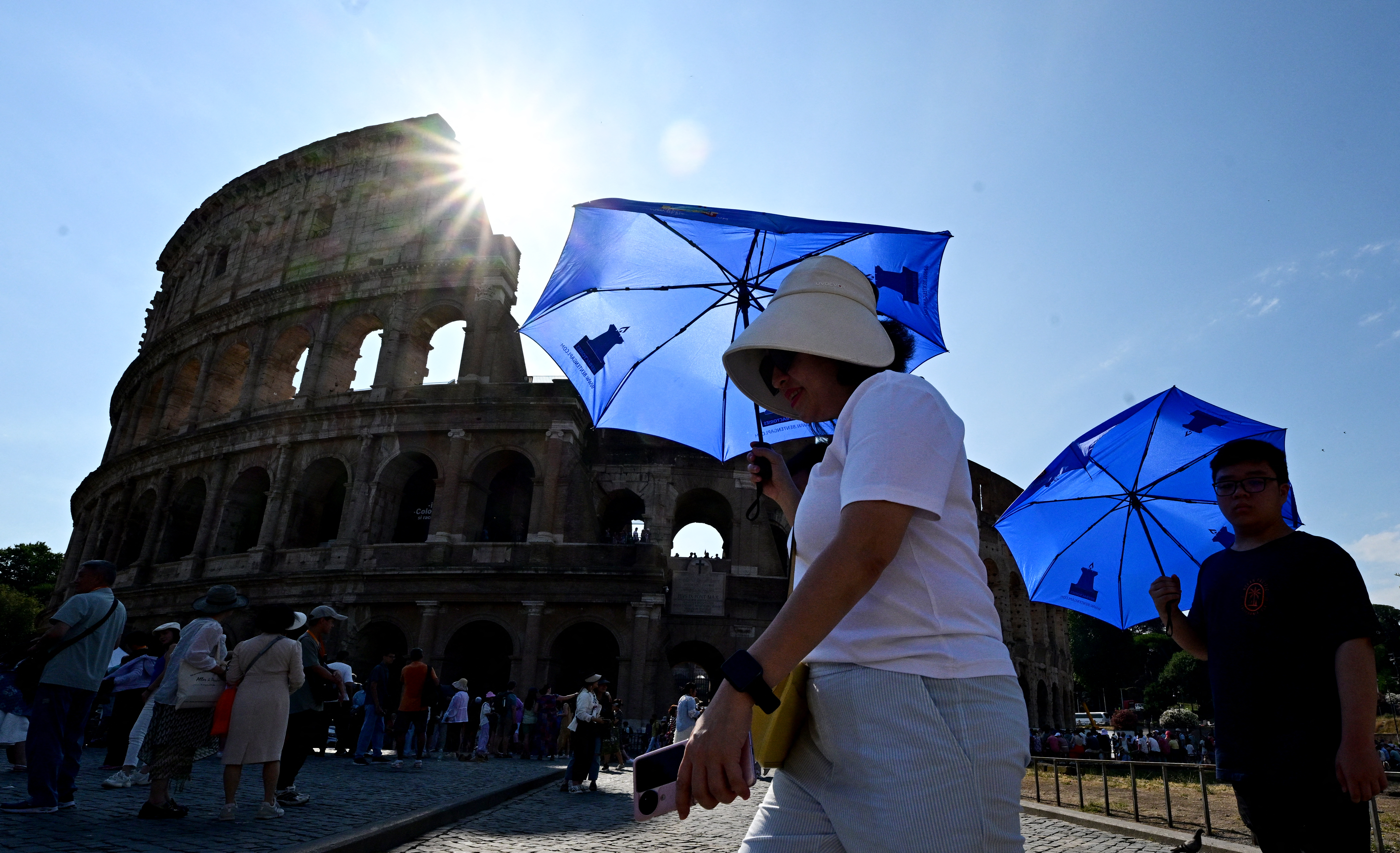 Caldo estremo: Firenze bollino rosso, 13 città in allerta