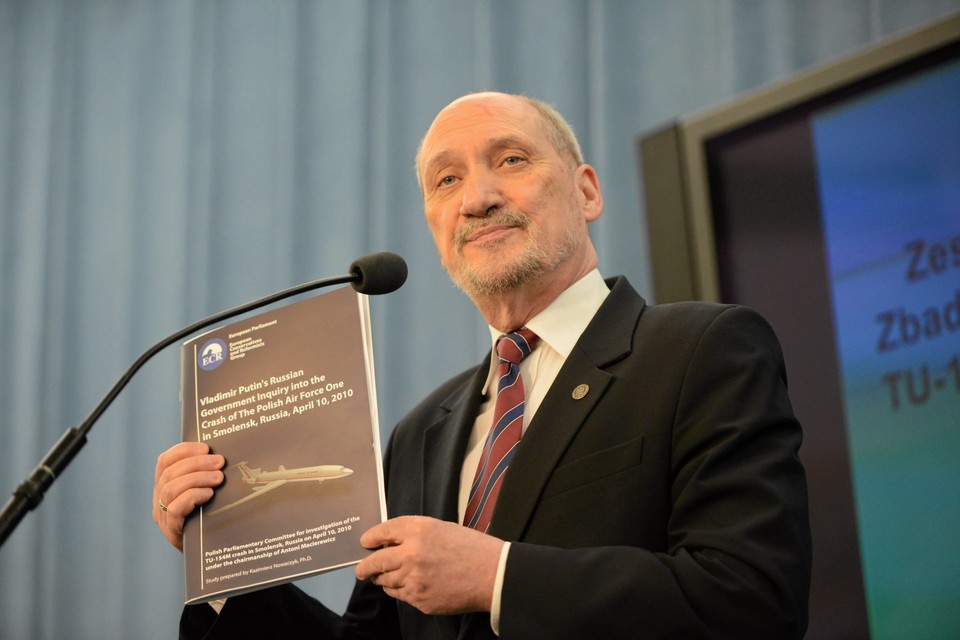 Antoni Macierewicz o publikacji RMF FM: to jest fałszywka 