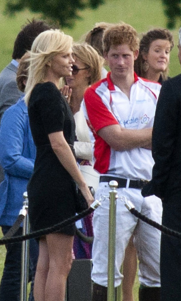 Książę Harry i Charlize Theron na meczu polo