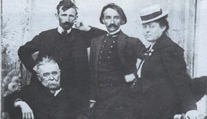 Borivoje Stevanović, Kosta Miličević i Nadežda Petrović sa učiteljem Đorđem Krstićem, 1907. 