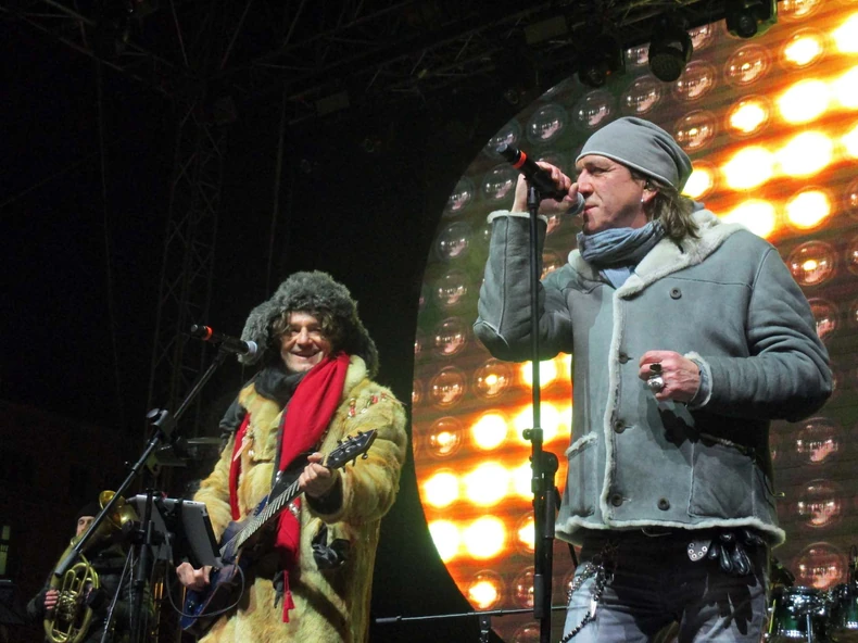 Goran Bregović i Mladen Vojičić Tifa na novogodišnjem koncertu u Nišu