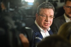 "Metody bolszewickie", "polityczna zemsta". Posłowie prawicy są oburzeni w związku z przeszukaniem domu Ziobry