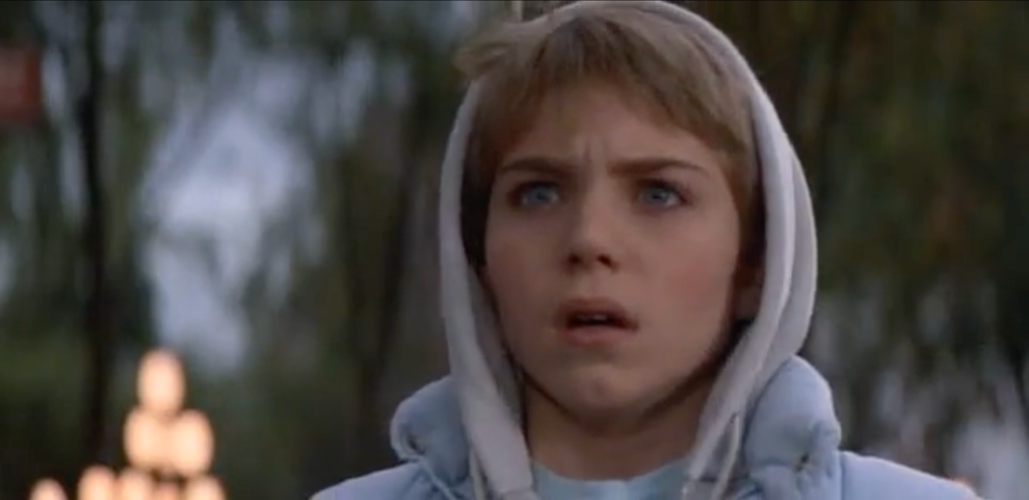 Jonathan Brandis si zahral v Nekonečnom príbehu 2 postavu Bastiana. 