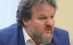 Posobkiewicz: Wejścia do restauracji, kina, czy autobusu tylko za okazaniem certyfikatu