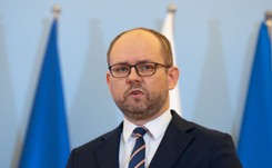 Rosja zdejmuje polskie flagi w Katyniu. Przydacz: Będziemy interweniować