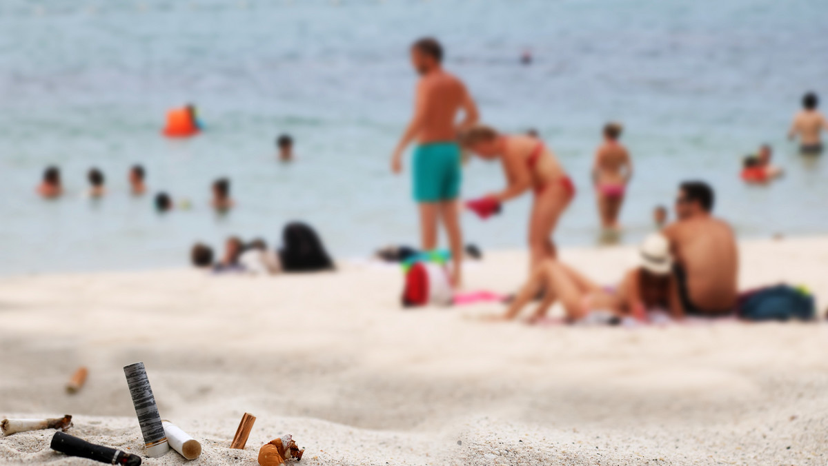 Co leży na plaży? "Mamo, tu jest kupa!"