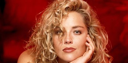 Sharon Stone skończyła 64 lata. Przed laty gwiazda była o krok od śmierci! Czym teraz się zajmuje i jak się zmieniła?