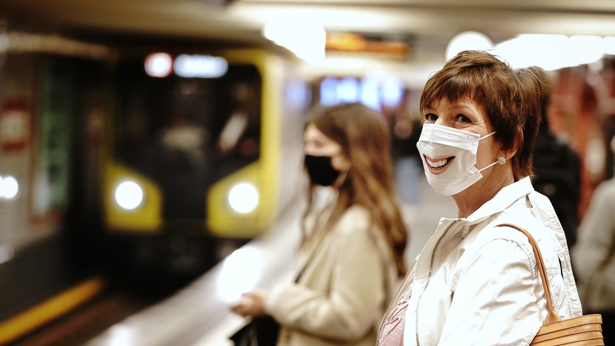 Stacja metra Alexanderplatz w Berlinie, 27 kwietnia 2020 r. Fot. Kay Nietfeld/DPA/ZUMA Press / Newspix.pl