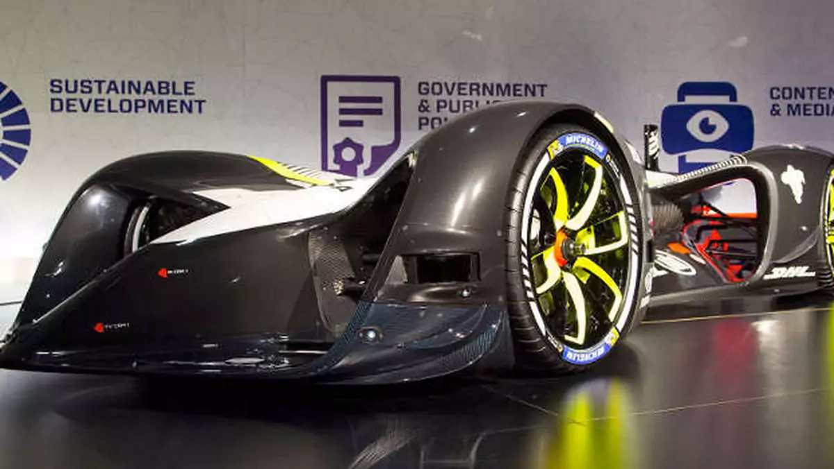 Roborace pokazuje bezzałogowy samochód elektryczny (MWC 2017)