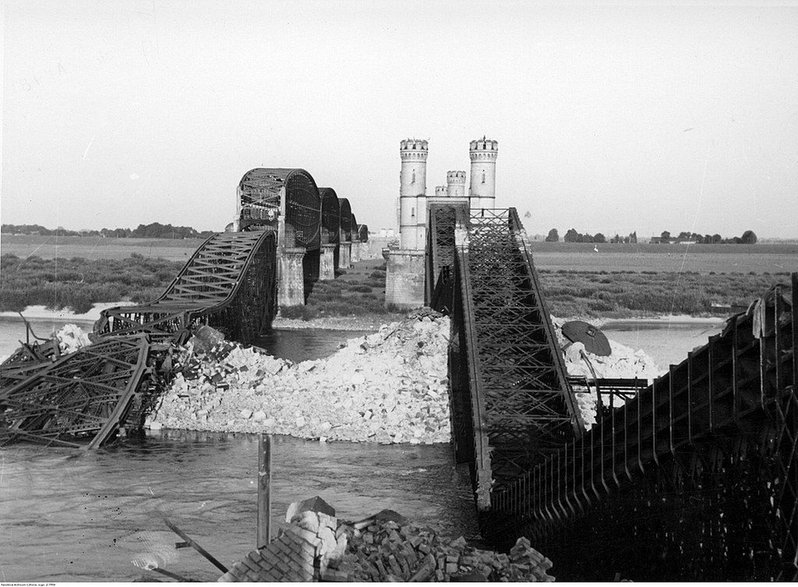 Mosty w Tczewie wysadzone przez polskich saperów 1 września 1939 roku