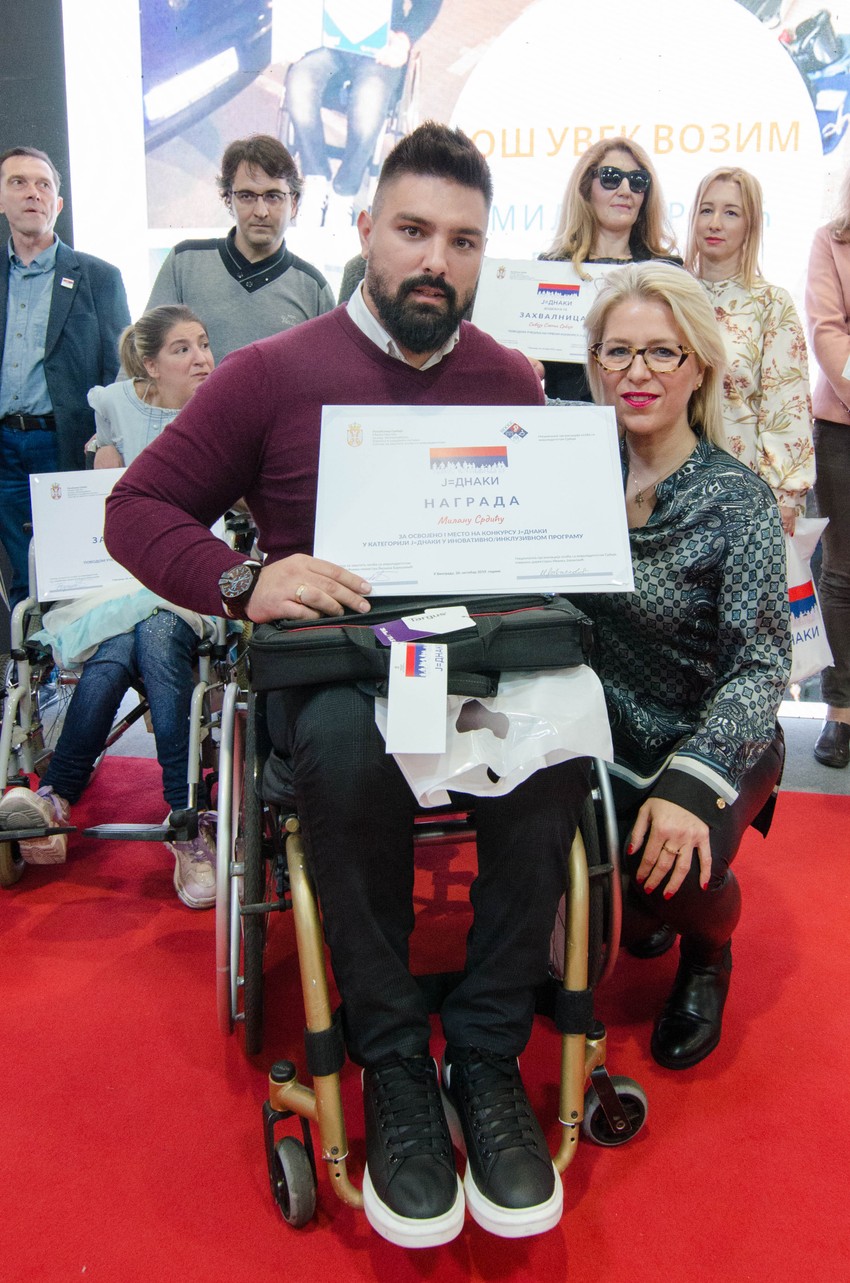 Srdić je dobitnik nagrade na prvom sajmu "J=DNAKI"