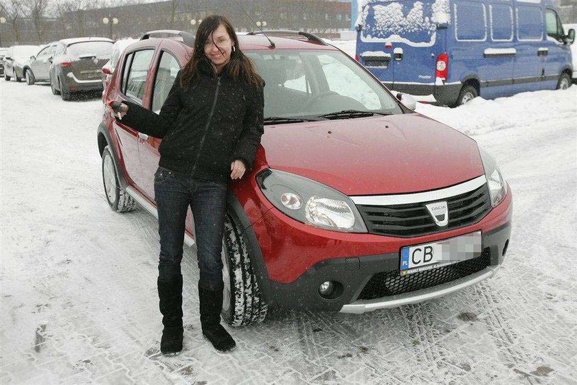 FAKTOMANIA CZYTELNICZKA FAKTU WYGRALA SAMOCHOD DACIA