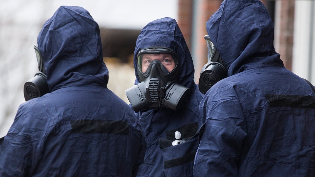 Brytyjska policja ustawiła w ramach środków ostrożności kordon wokół placu zabaw w Salisbury, w pobliżu domu byłego agenta Siergieja Skripala, który po próbie otrucia trafił do szpitala na początku marca.