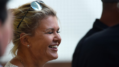 Újra mosolyog Schumacher felesége