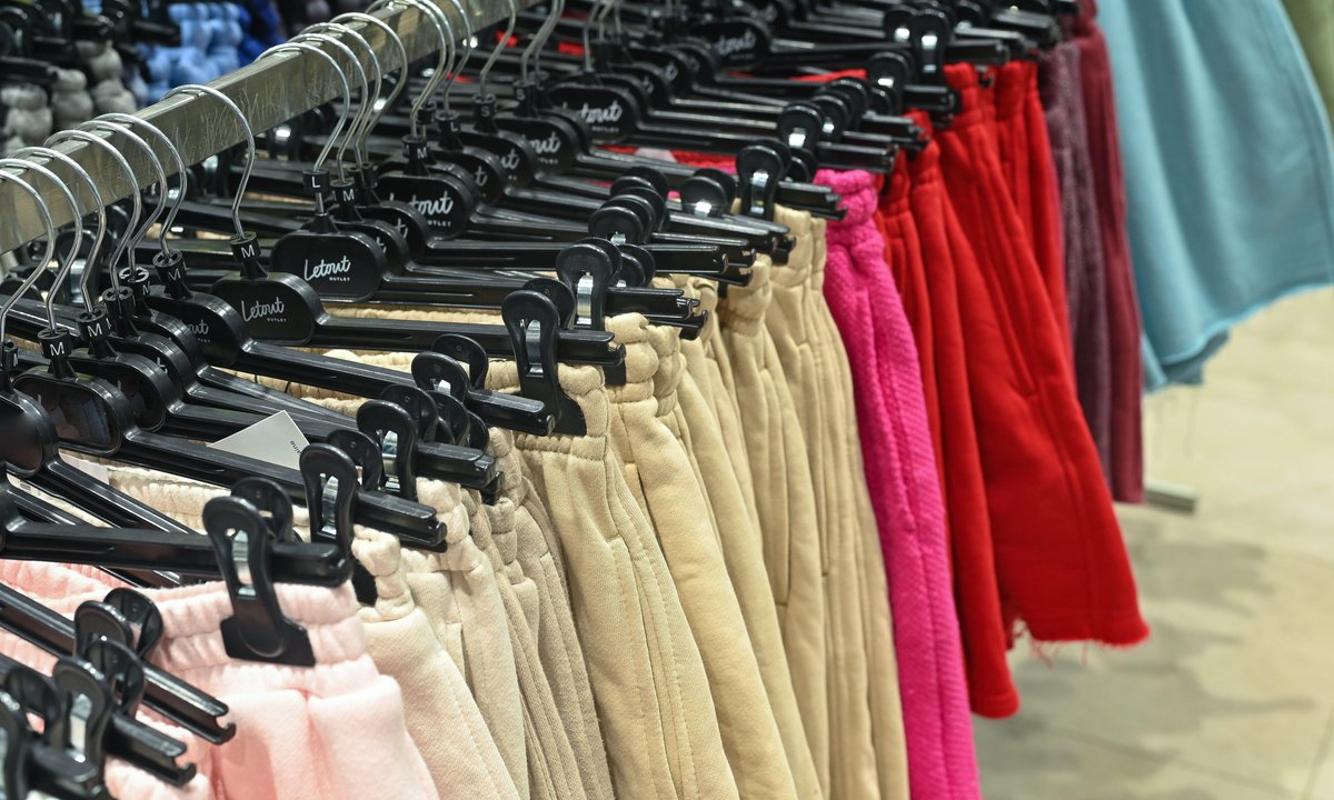 To najmodniejsza spódnica na lato. Bije na głowę wszystkie miniówki