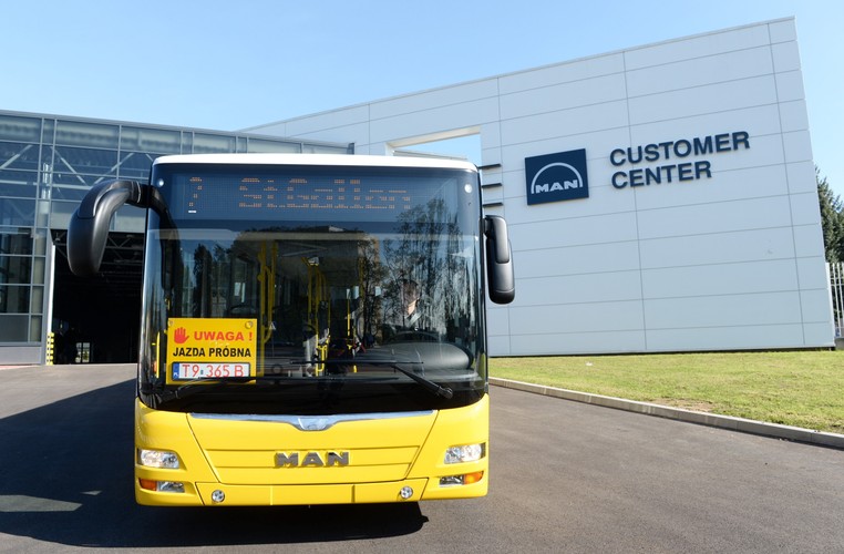 Nowy autobus MAN, podczas jazdy próbnej w Starachowicach<br><br>fot. (mr) PAP/Piotr Polak