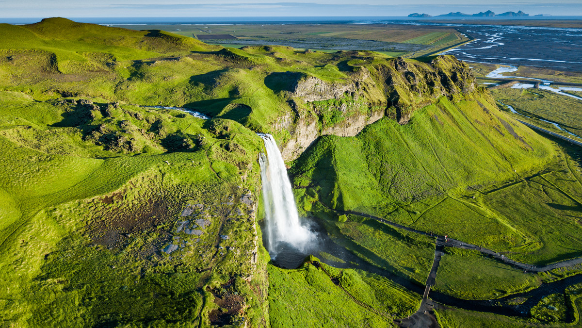 Islandia: "Ćwierć wodospadu" Seljalandsfoss na sprzedaż. Cena zwala z nóg