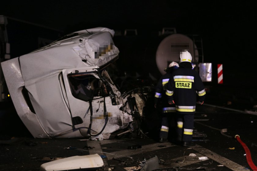 Wypadek pod Zieloną Górą. Zderzyły się dwie ciężarówki