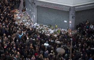 Obława po zamachach w Paryżu: trzy osoby zatrzymane w Niemczech