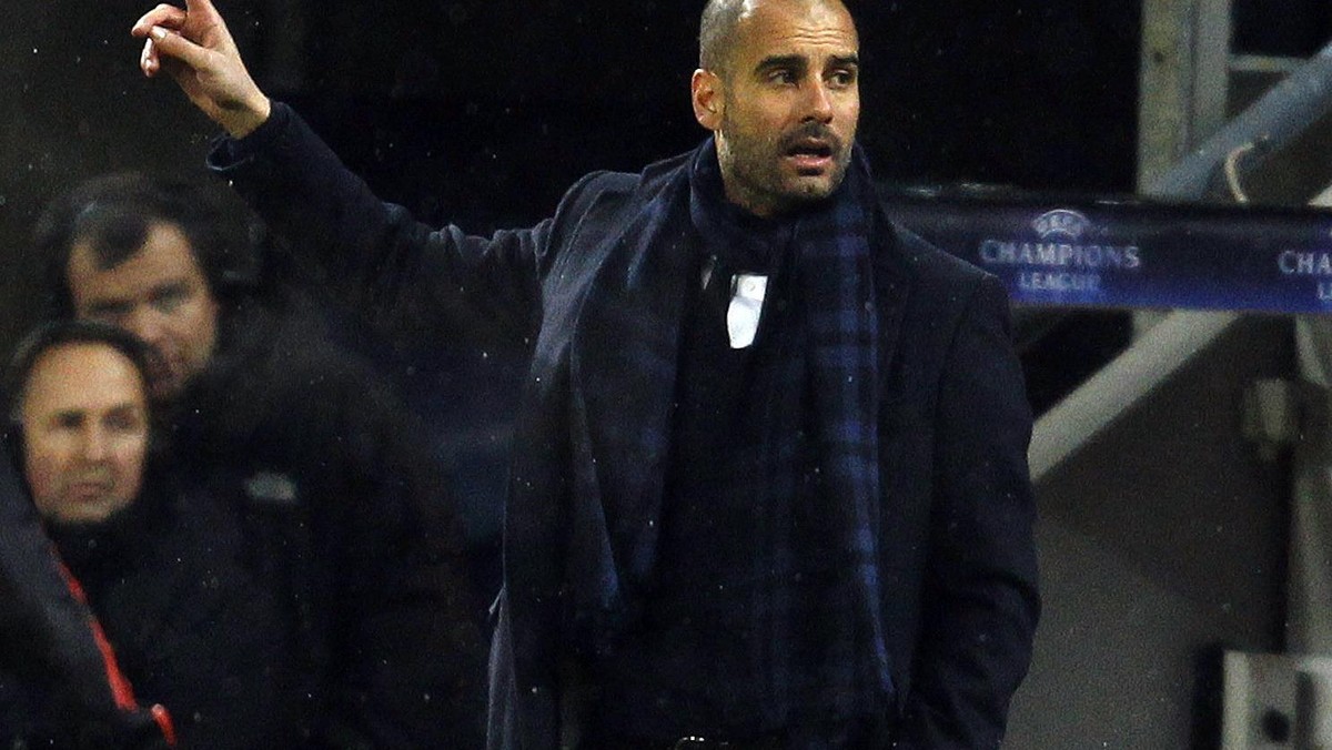 Pep Guardiola nadal nie potwierdził podpisem na kontrakcie swojej przyszłości w Barcelonie. Między innymi dlatego hiszpańskie media prześcigają się w szukaniu coraz bardziej absurdalnych zwiastunów odejścia szkoleniowca do innego klubu...