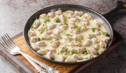 Pyszny obiad na poniedziałek. Potrawka z kurczaka w aksamitnym sosie