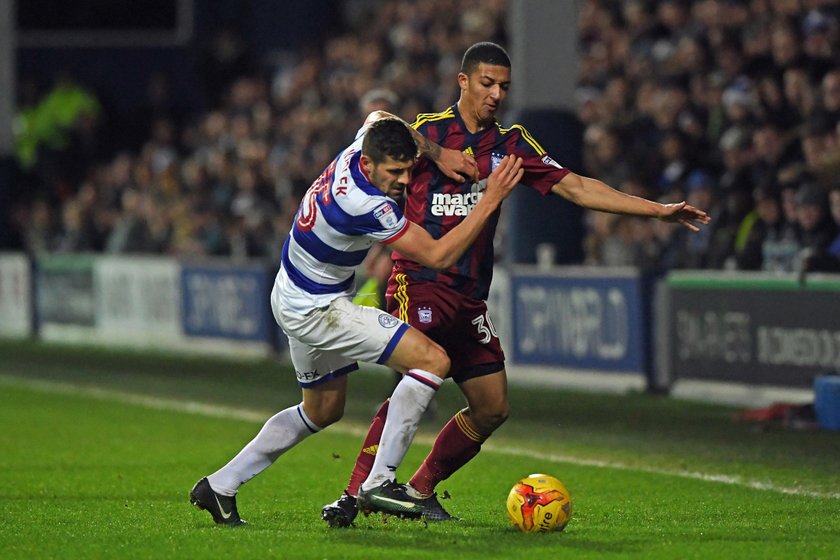 Queens Park Rangers v Aston Villa - Sky Bet Championship - Loftus Road