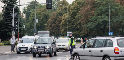 Ciągłe problemy ze światłami. FILM