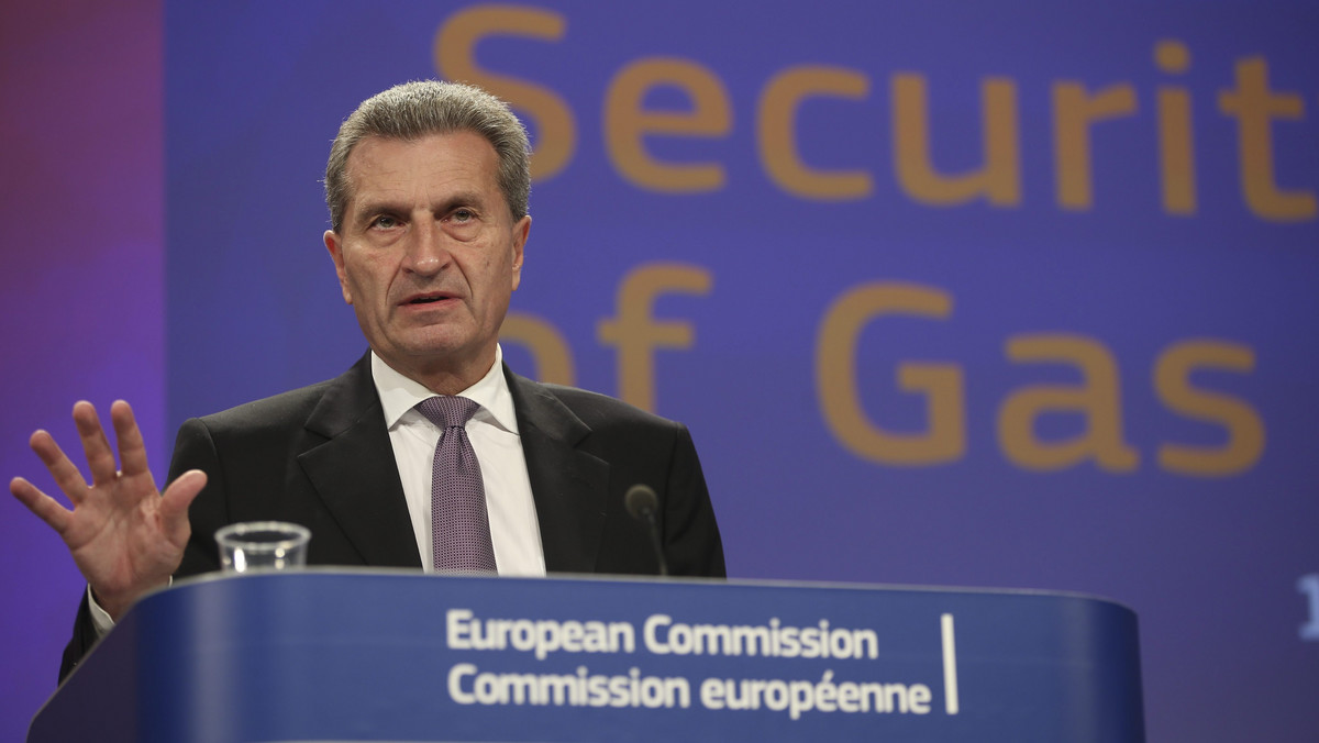 Komisarz UE ds. energii Guenther Oettinger wyraził dzisiaj nadzieję, że w najbliższy wtorek w Brukseli uda się osiągnąć tymczasowe porozumienie w sporze o ceny gazu między Rosją a Ukrainą, by zapewnić zimą bezpieczeństwo dostaw błękitnego paliwa na Ukrainę.
