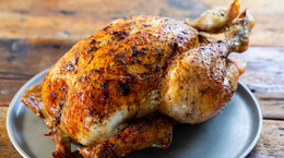 Dziewięć błędów, które popełniasz, przygotowując kurczaka. Ryzykujesz zdrowiem