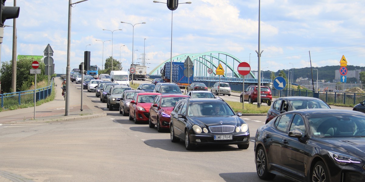 Tak teraz wygląda ul. Janka Wiśniewskiego. Zatory tworzą się tu przede wszystkim rano i po południu