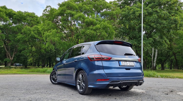 Ford S-Max Hybrid