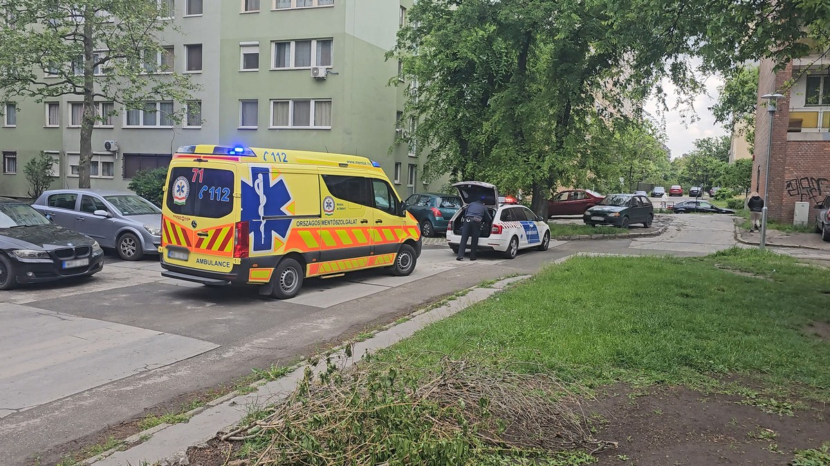 Tragédia: kizuhant valaki abból a csepeli panelházból, amelyikből pénteken egy 3 éves kisfiú esett ki