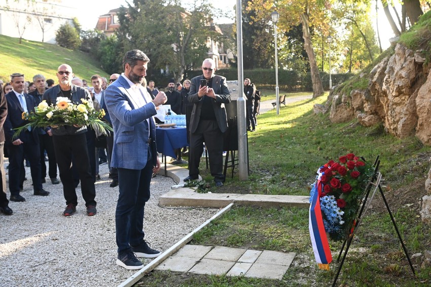 Šapić na pomenu nevinim žrtvama komunističkog režima