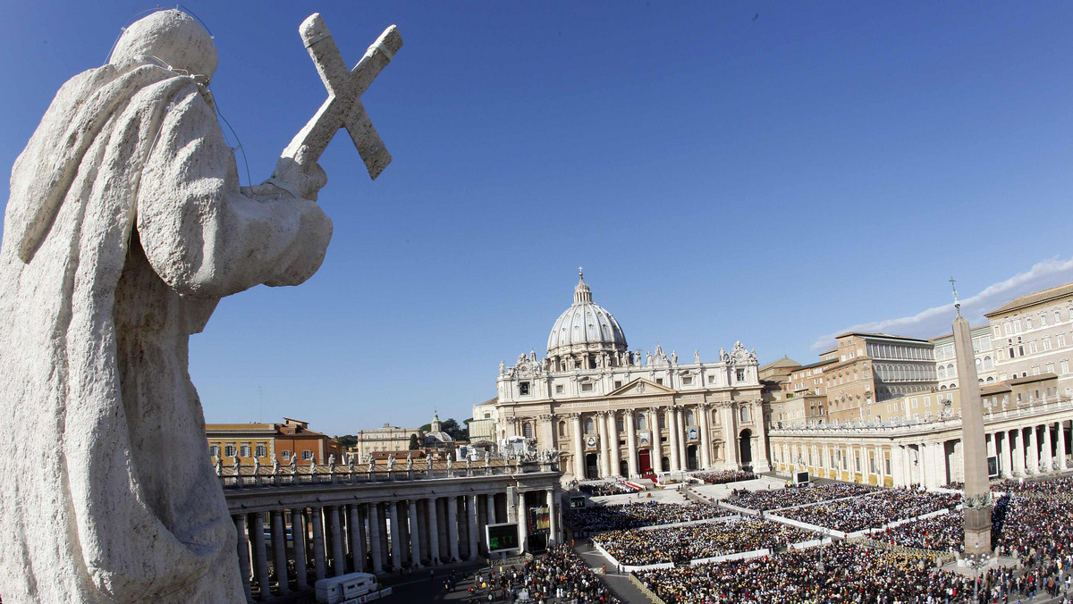 W 2011 roku po raz pierwszy liczba zwiedzających Muzea Watykańskie przekroczyła 5 milionów - ogłosił ich dyrektor Antonio Paolucci na łamach wydania dziennika "L'Osservatore Romano".