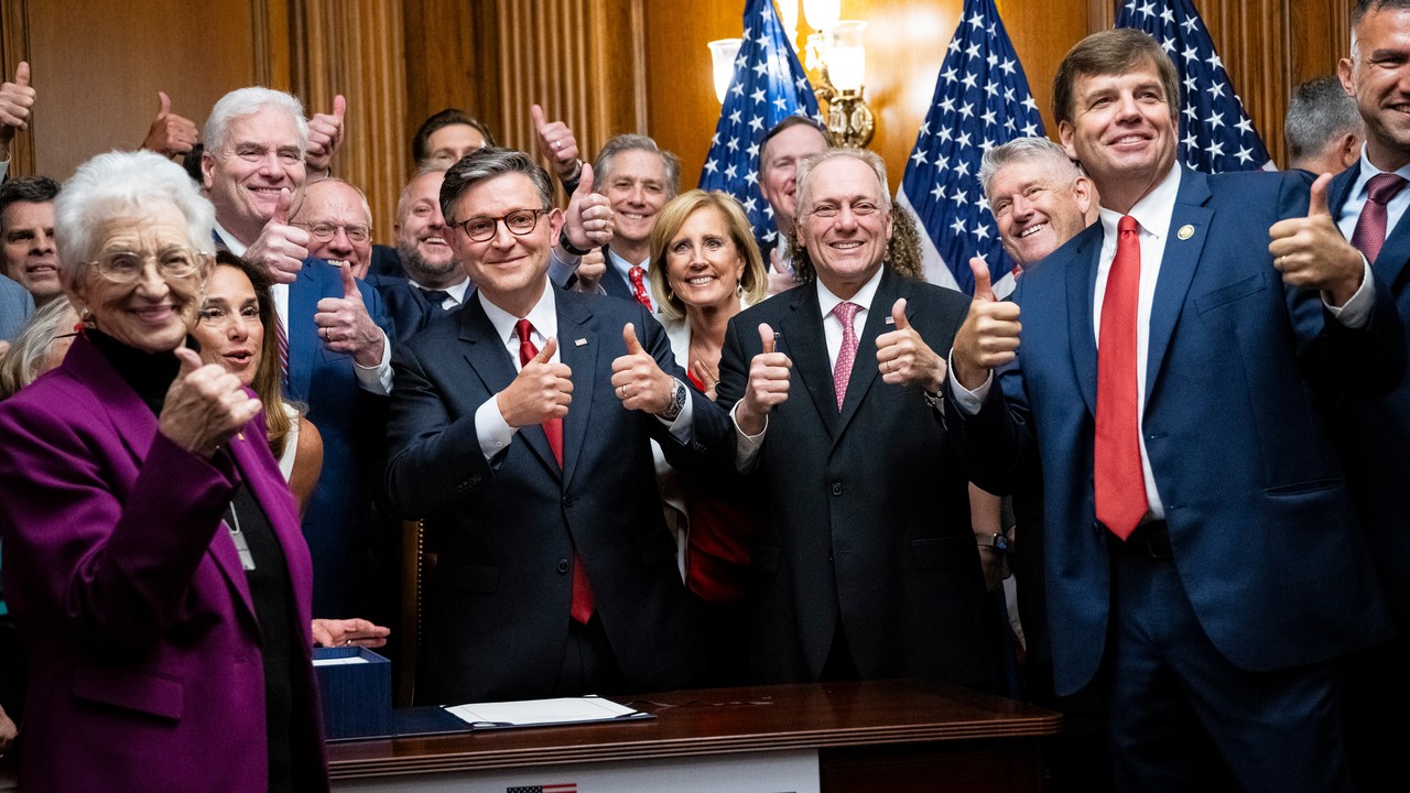 Wielka kapitulacja Partii Republikańskiej. Tak kongresmeni ugięli się pod presją Donalda Trumpa. 