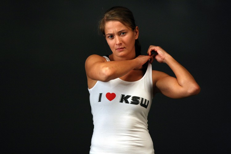 Te dziewczyny to prawdziwe maszyny do bicia