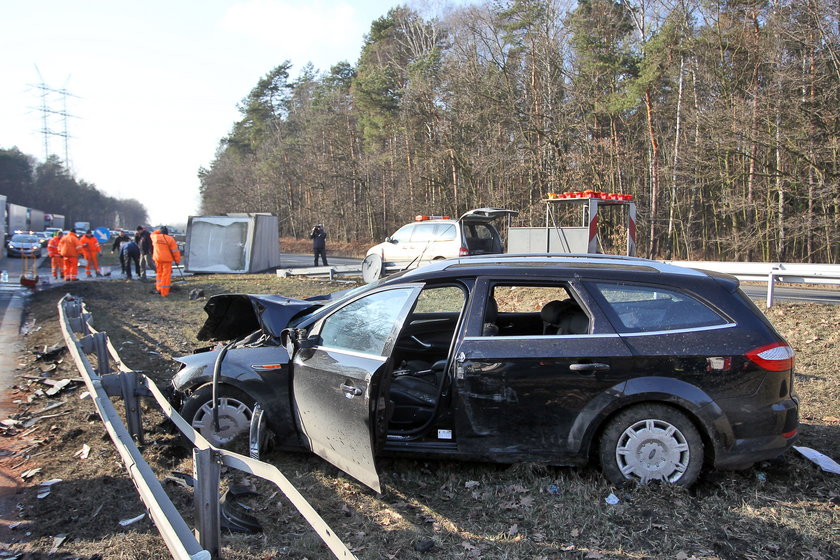 Preczów. Zderzenie ciężarówki z osobowym 