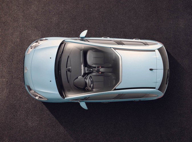 Premiera nowego citroena C3 nastąpi na wrześniowym salonie samochodowym we Frankfurcie. Od chwili wprowadzenia na rynek (w Polsce w 2010 roku) samochód będzie oferowany z 90-konnym turbodieslem 1,4 HDI (z filtrem cząstek stałych). Z rury wydechowej takiego auta uleci średnio jedynie 99 gram dwutlenku węgla na 100 km