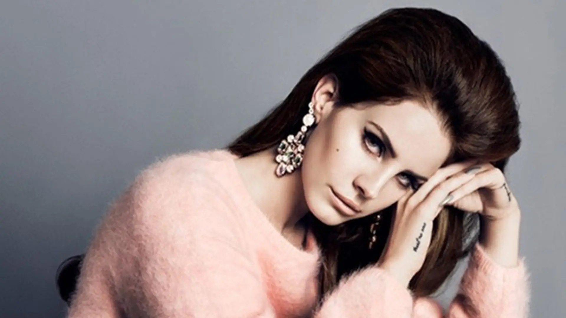 Lana Del Rey śpiewa w kampanii H&M: "Blue Velvet"