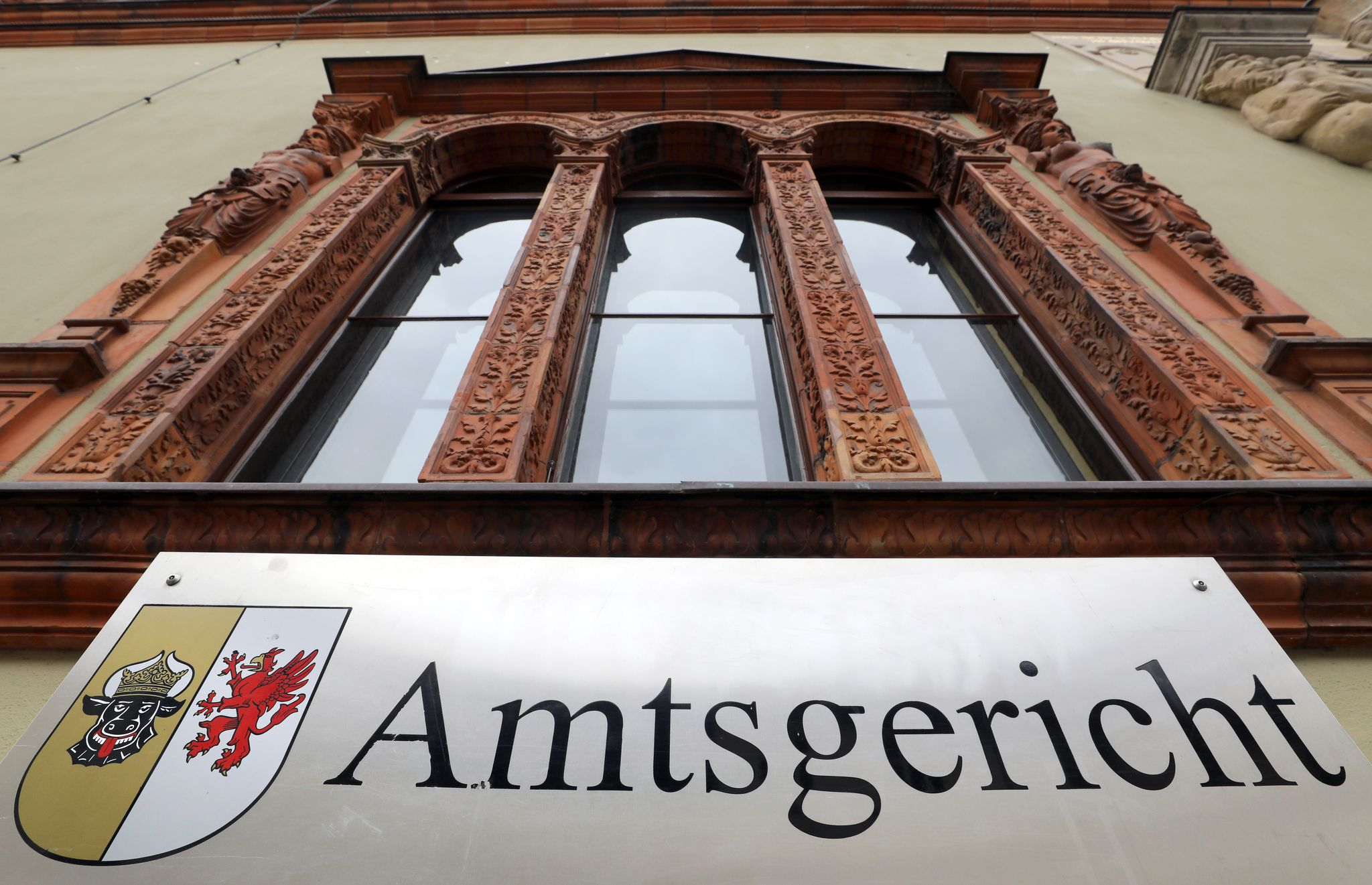 Nach Rassismus-Attacke: Jugendliche zu Arbeitsstunden verurteilt