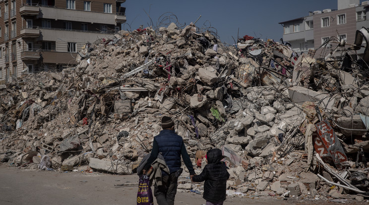 Ez itt most Törökország a földrengés után, de Magyarországot is ugyanígy romba döntheti a földindulás / Fotó: GettyImages