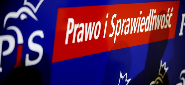 PiS wyrzuca z partii radnego. Za "plucie w twarz" i obrazę Komorowskiego