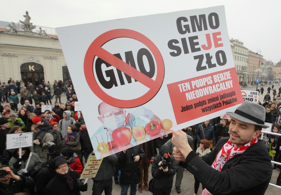 Doda przed Palacem Prezydenckim. "Nie!" dla GMO