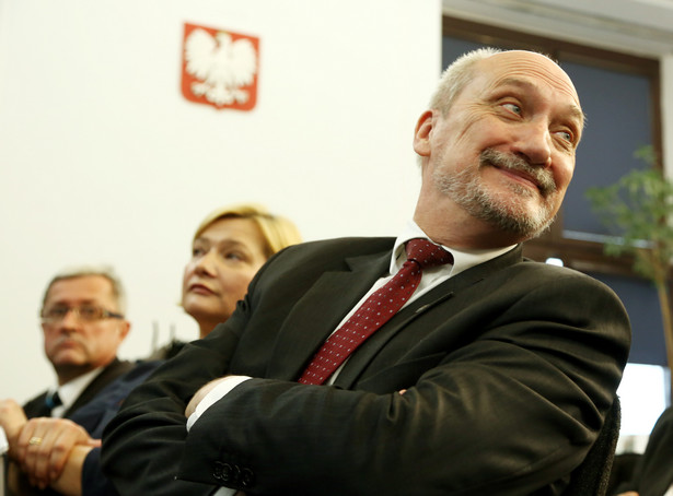 Macierewicz o nieprawidłowościach: Będzie protest