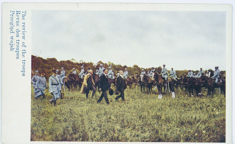 Przegląd jednostek powołanej z inicjatywy Romana Dmowskiego Błękitnej Armii we francuskim Brienne, 22 czerwca 1918 r. (Fot. Polona)