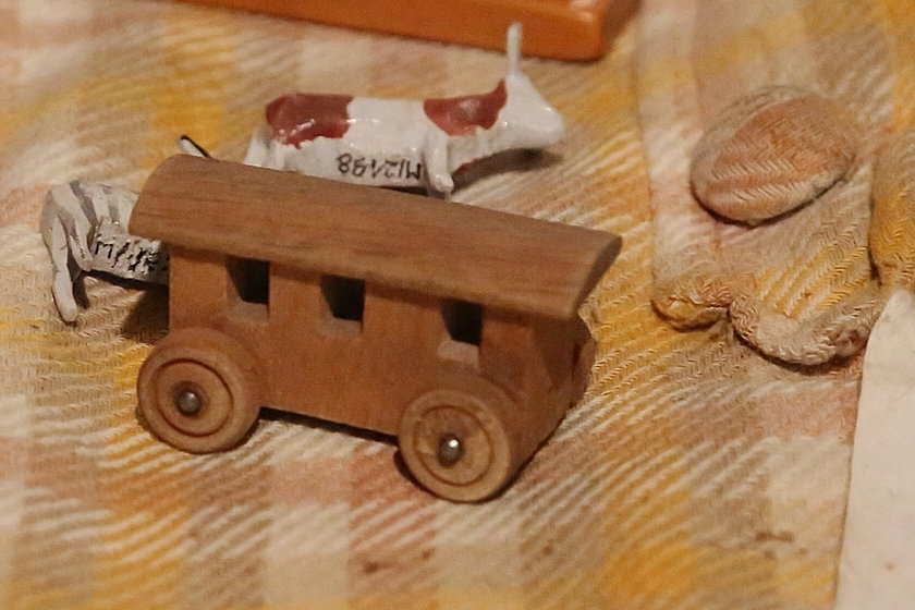 Zabawki wystrugane z drewna